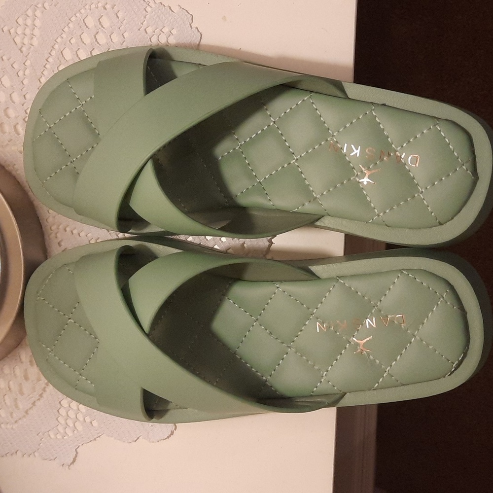 Danskin Bold Sandals